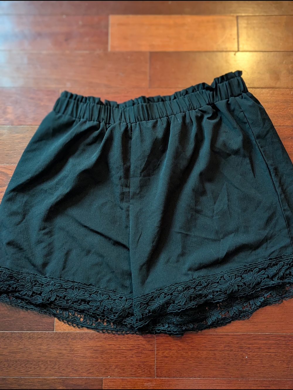 BloomChic Black Lace Hem Elastic Waist Women’s Shorts